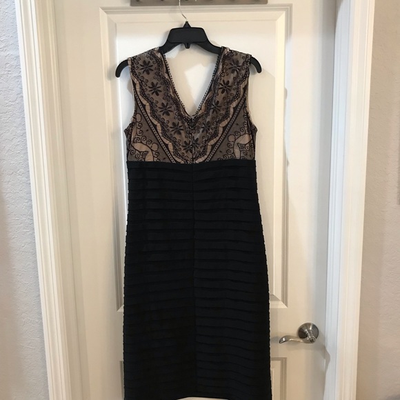 Signature Lana Empire Waist lace dress - Picture 2 of 6